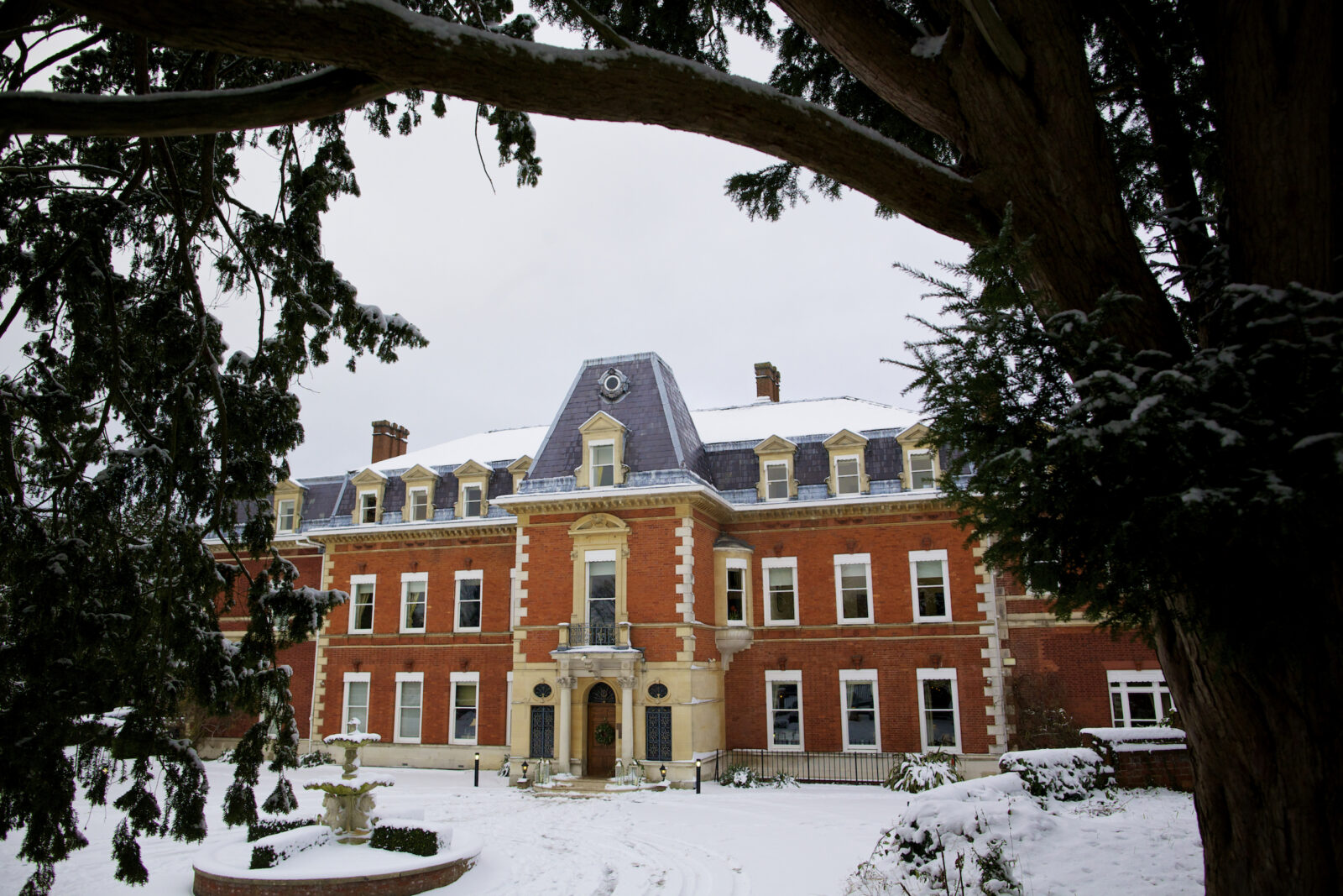 2-fetcham-park-in-the-snow-copy
