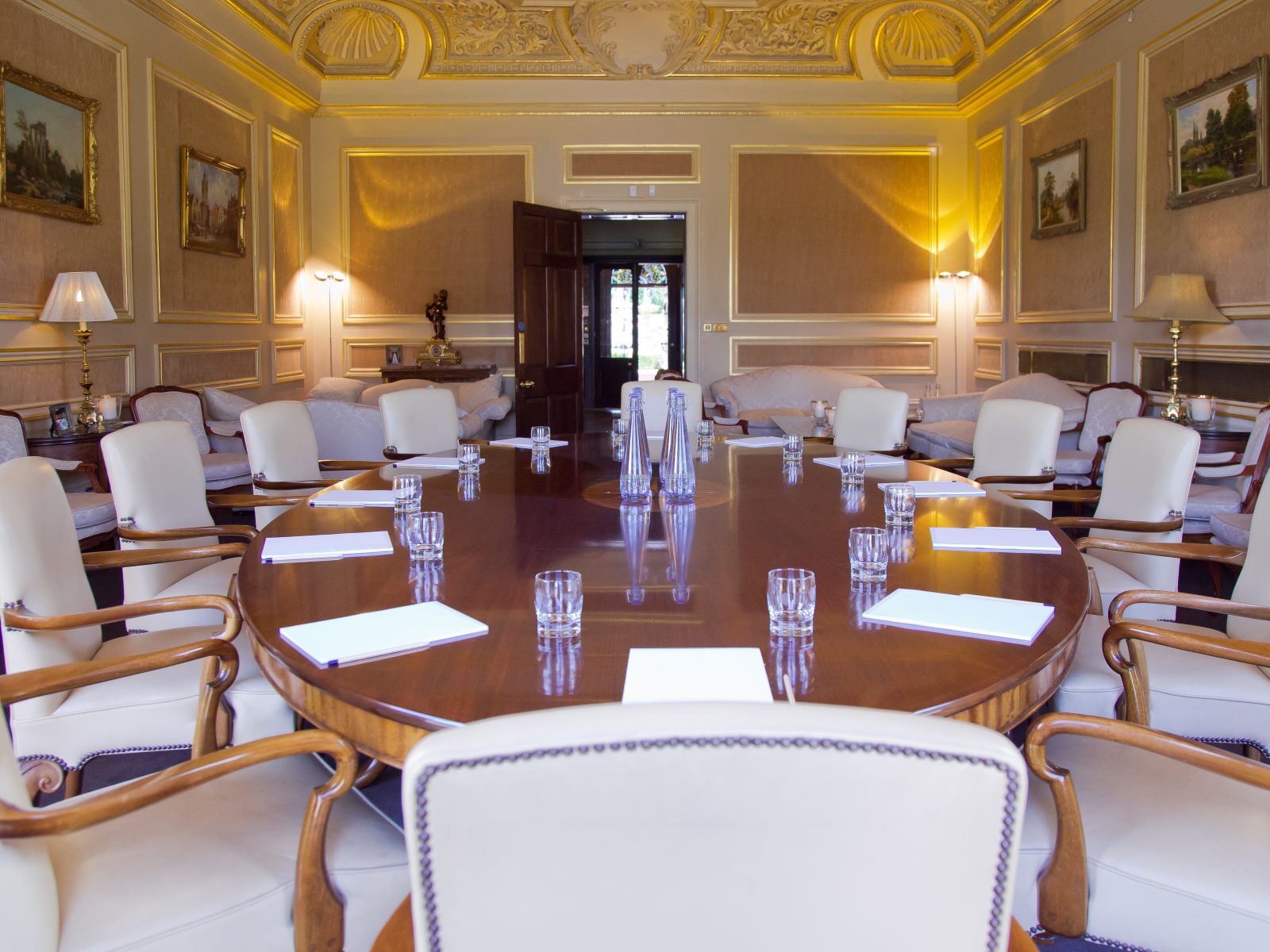 The Shell Room is a prestigious space to host your next meeting